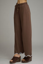 Scallop and Shine Pants