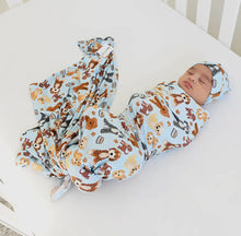 Griffin Baby Doodle Swaddle Blanket & Knot Hat