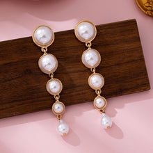 Linear Gradual Pearl Drop Earring