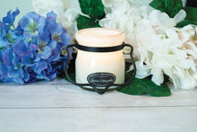 5 oz Cream Jar Candle: Jasmine & Honeysuckle