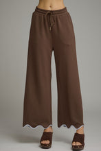 Scallop and Shine Pants