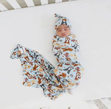 Griffin Baby Doodle Swaddle Blanket & Knot Hat