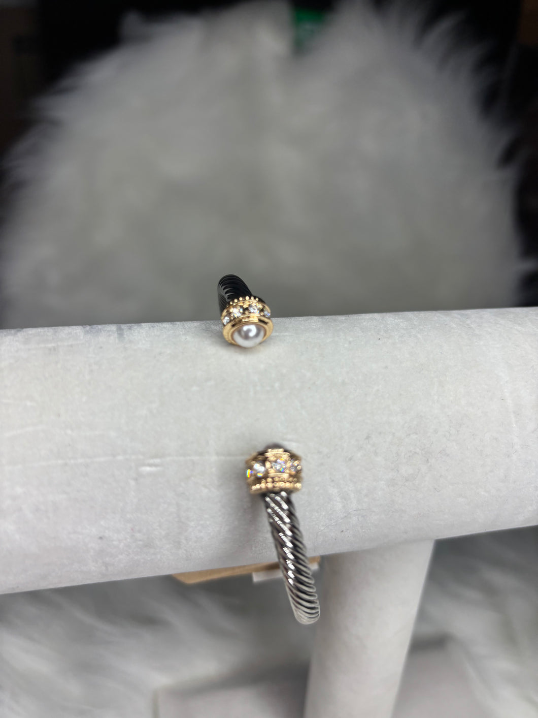 Cable Wire Edge Point Open Bracelet