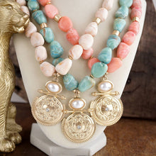 Sunwashed Relic – Marbled Bead Medallion Necklace