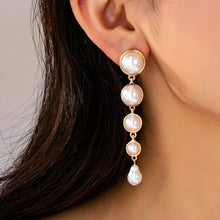 Linear Gradual Pearl Drop Earring